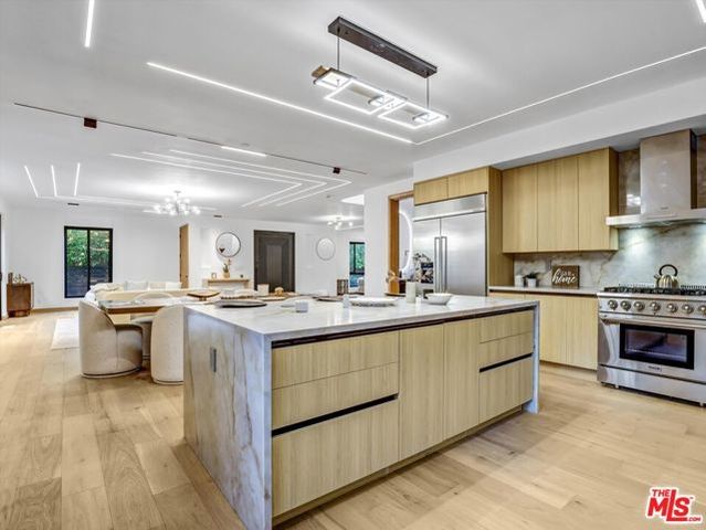 3943 Wade Street, Los Angeles, CA 90066