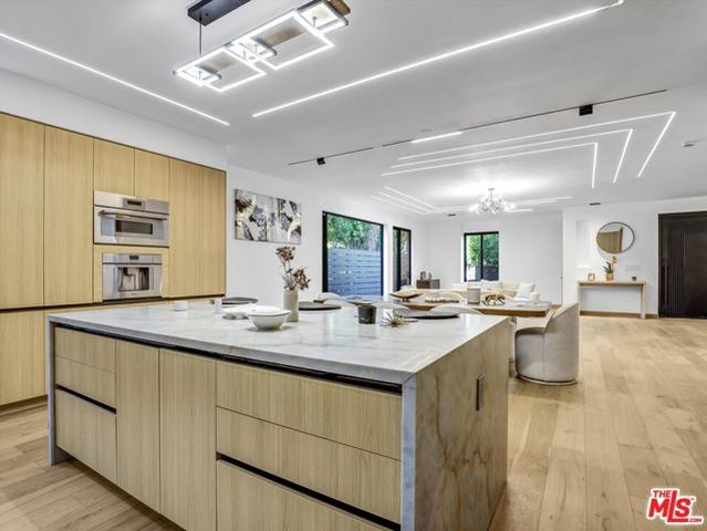 3943 Wade Street, Los Angeles, CA 90066