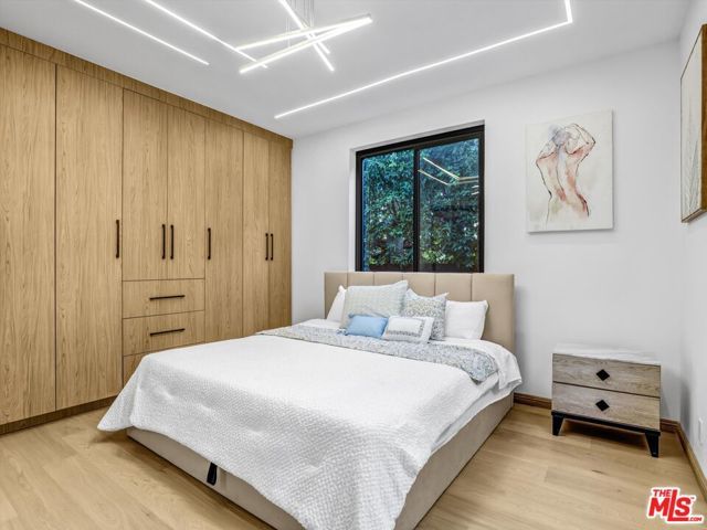 3943 Wade Street, Los Angeles, CA 90066