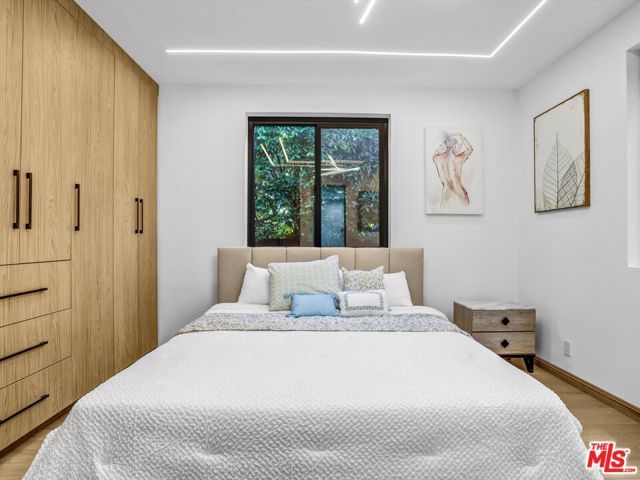 3943 Wade Street, Los Angeles, CA 90066
