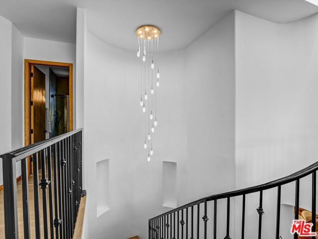 3943 Wade Street, Los Angeles, CA 90066
