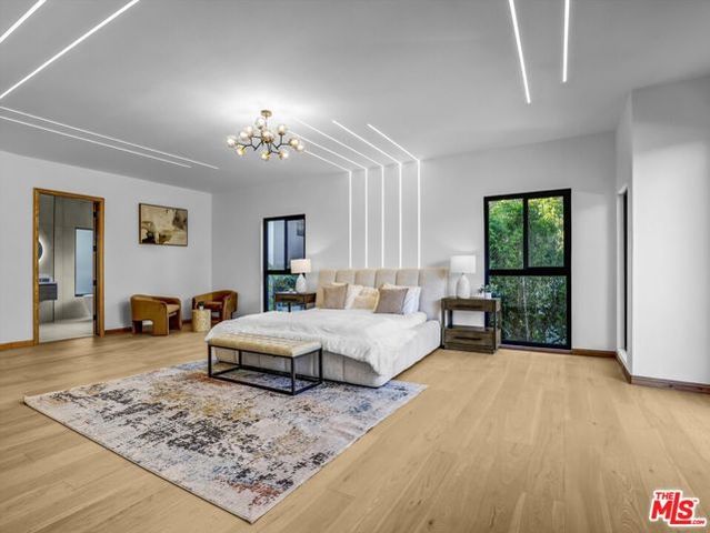 3943 Wade Street, Los Angeles, CA 90066
