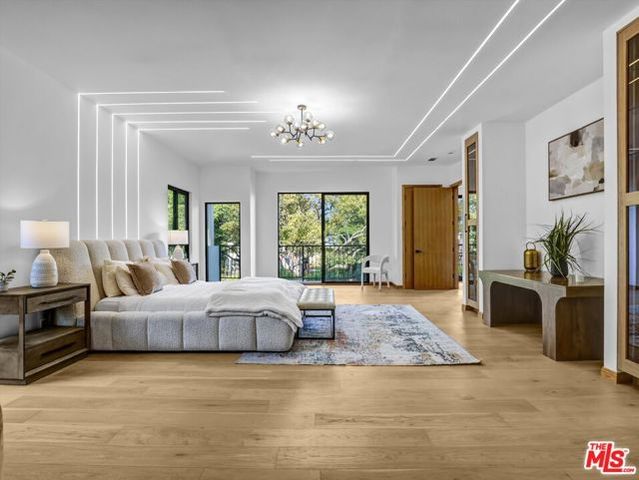 3943 Wade Street, Los Angeles, CA 90066