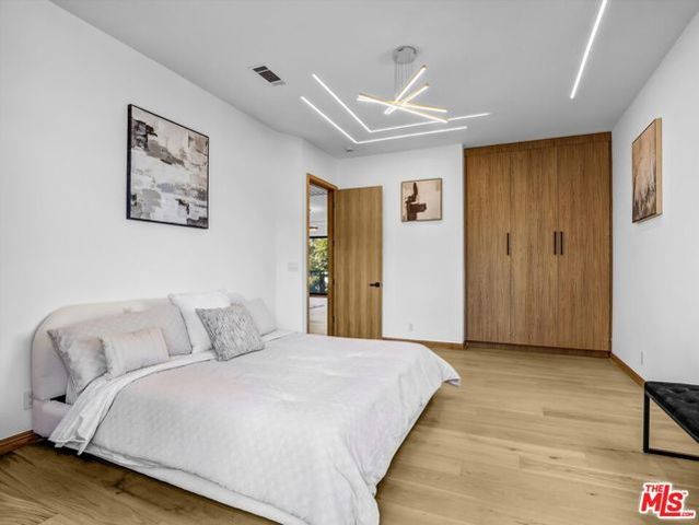 3943 Wade Street, Los Angeles, CA 90066