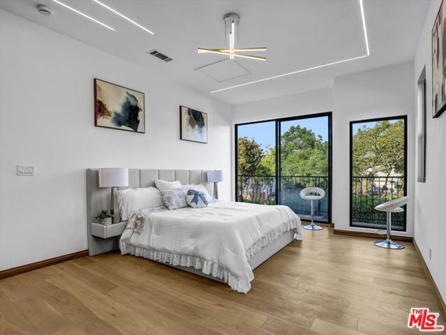 3943 Wade Street, Los Angeles, CA 90066