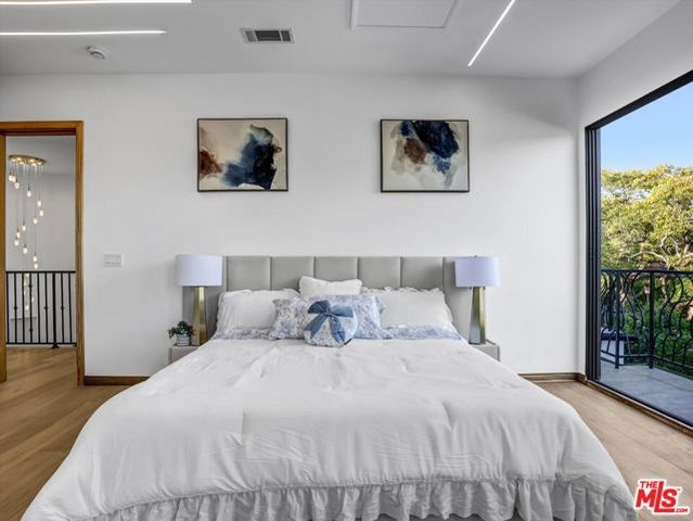 3943 Wade Street, Los Angeles, CA 90066