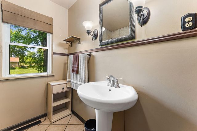 2800 E 73rd Avenue, Merrillville, IN 46410