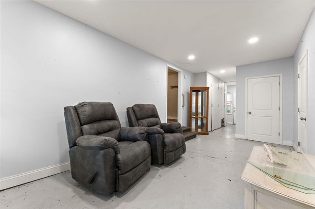 2800 E 73rd Avenue, Merrillville, IN 46410