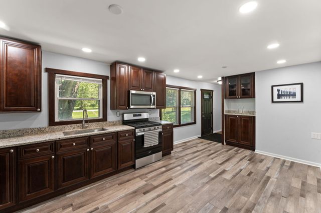 2800 E 73rd Avenue, Merrillville, IN 46410