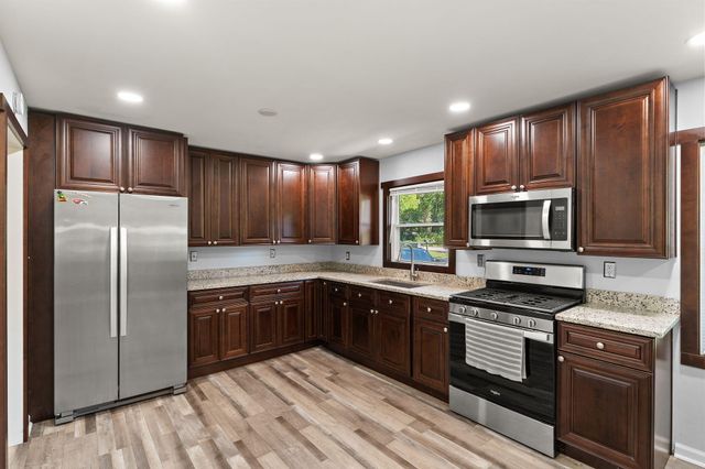 2800 E 73rd Avenue, Merrillville, IN 46410