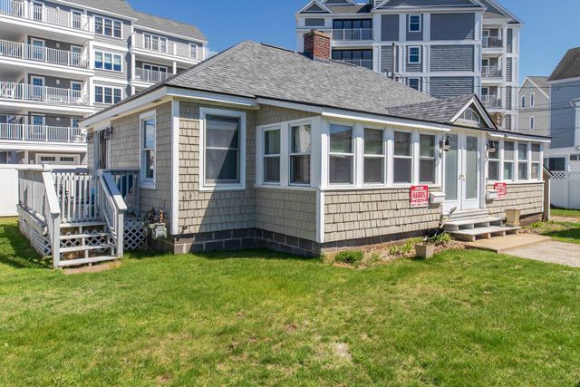 21 Fuller Acres Apt 4, Hampton, NH 03842
