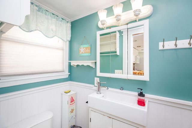 21 Fuller Acres Apt 4, Hampton, NH 03842