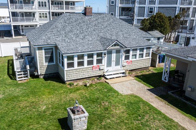 21 Fuller Acres Apt 4, Hampton, NH 03842