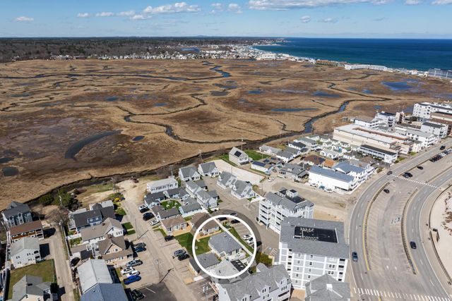21 Fuller Acres Apt 4, Hampton, NH 03842