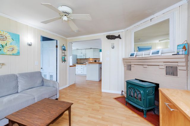 21 Fuller Acres Apt 4, Hampton, NH 03842