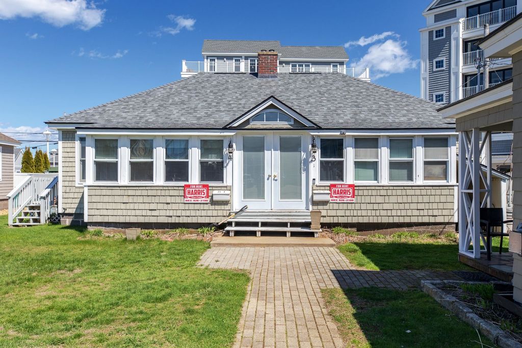 21 Fuller Acres Apt 4, Hampton, NH 03842