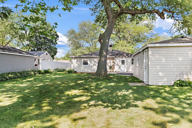 3304 Bobolink Lane, Rolling Meadows, IL 60008