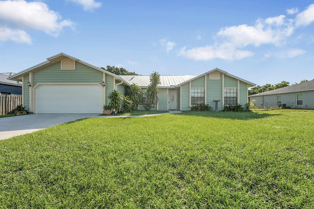 2641 SW Eastman Street, Port St Lucie, FL 34953