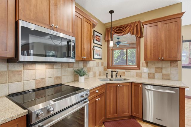 365 English Court Drive, Hudson, WI 54016