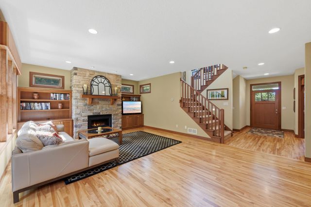 365 English Court Drive, Hudson, WI 54016