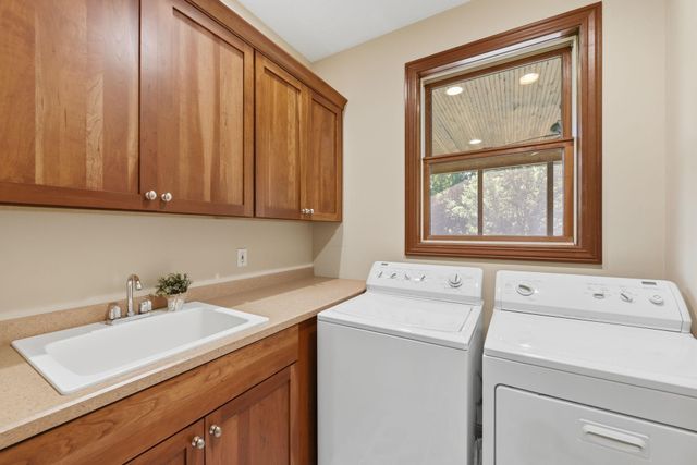 365 English Court Drive, Hudson, WI 54016