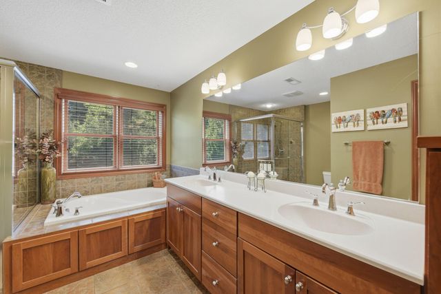 365 English Court Drive, Hudson, WI 54016