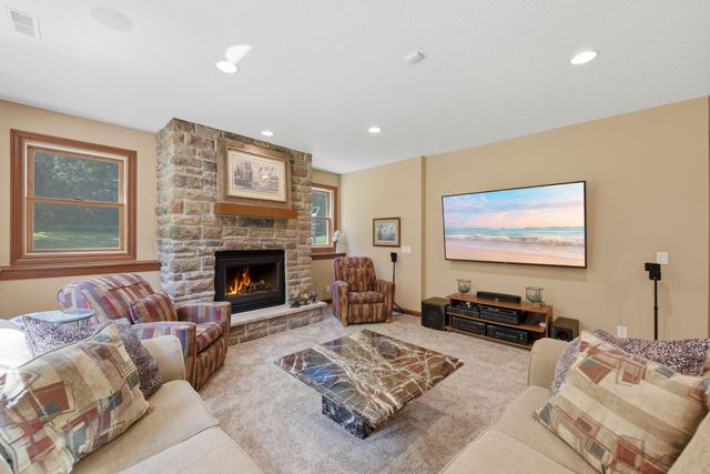 365 English Court Drive, Hudson, WI 54016