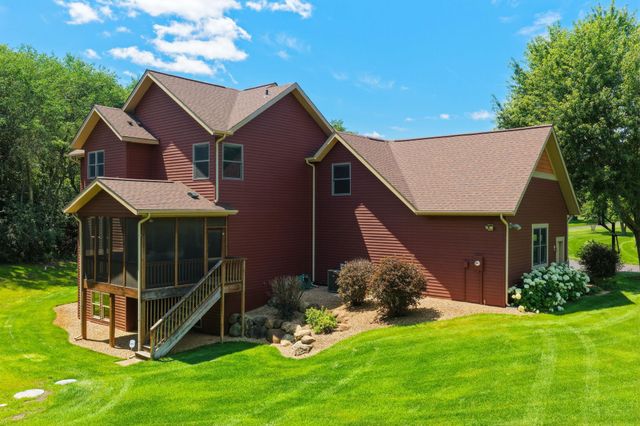 365 English Court Drive, Hudson, WI 54016