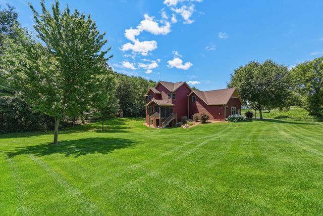 365 English Court Drive, Hudson, WI 54016