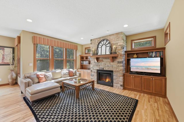 365 English Court Drive, Hudson, WI 54016