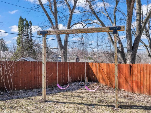 630 23rd Street NE, Rochester, MN 55906