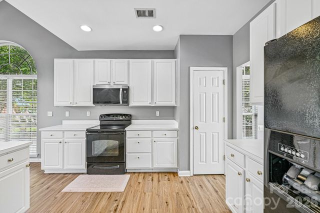 5755 Cambridge Bay Drive, Charlotte, NC 28269