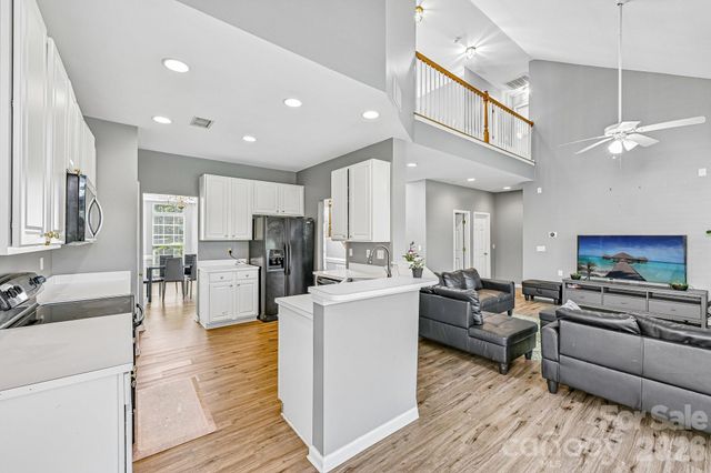 5755 Cambridge Bay Drive, Charlotte, NC 28269
