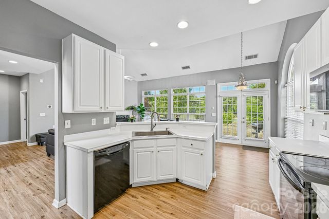 5755 Cambridge Bay Drive, Charlotte, NC 28269