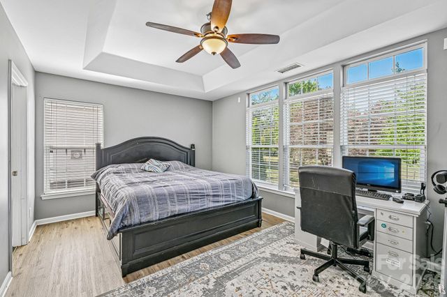 5755 Cambridge Bay Drive, Charlotte, NC 28269