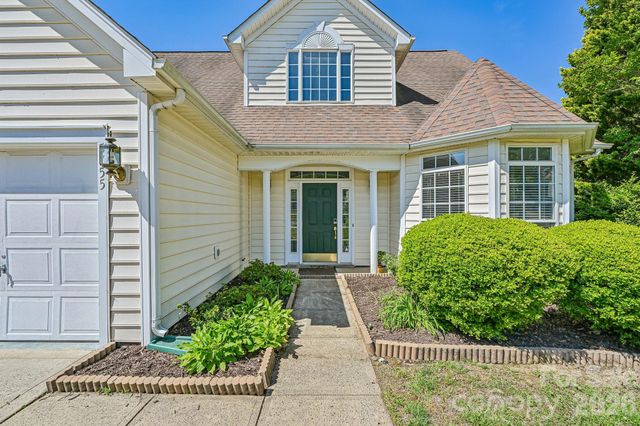 5755 Cambridge Bay Drive, Charlotte, NC 28269