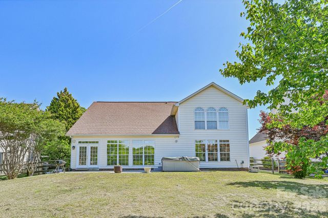 5755 Cambridge Bay Drive, Charlotte, NC 28269