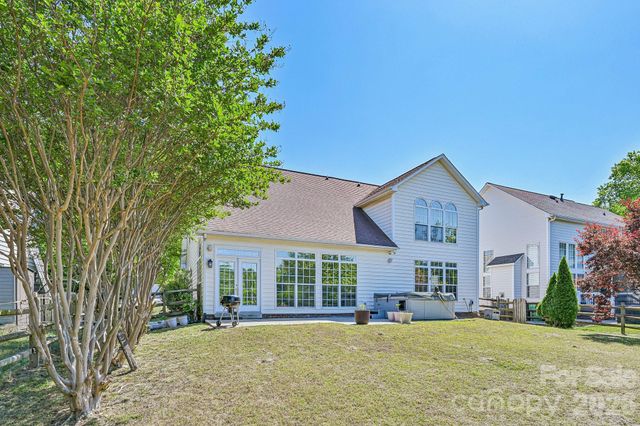 5755 Cambridge Bay Drive, Charlotte, NC 28269