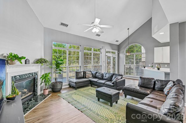 5755 Cambridge Bay Drive, Charlotte, NC 28269