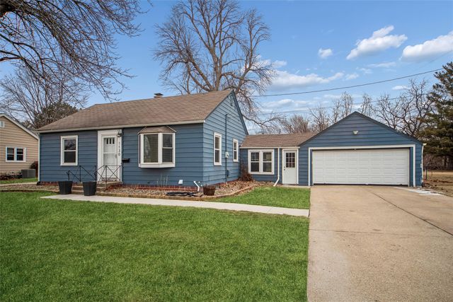 1130 SW Lynn Drive, Ankeny, IA 50023