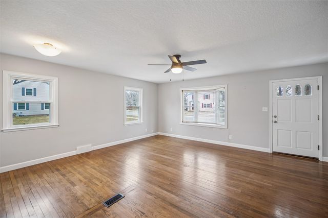 1130 SW Lynn Drive, Ankeny, IA 50023