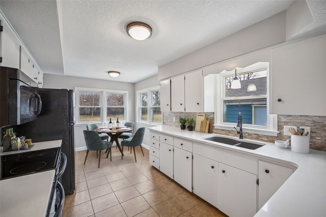 1130 SW Lynn Drive, Ankeny, IA 50023