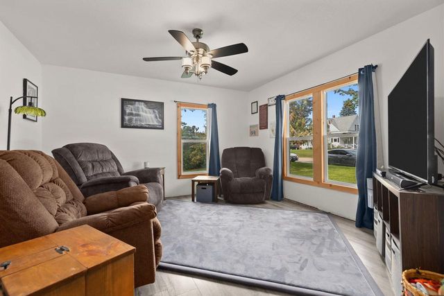 143 HIGH STREET, Manawa, WI 54949