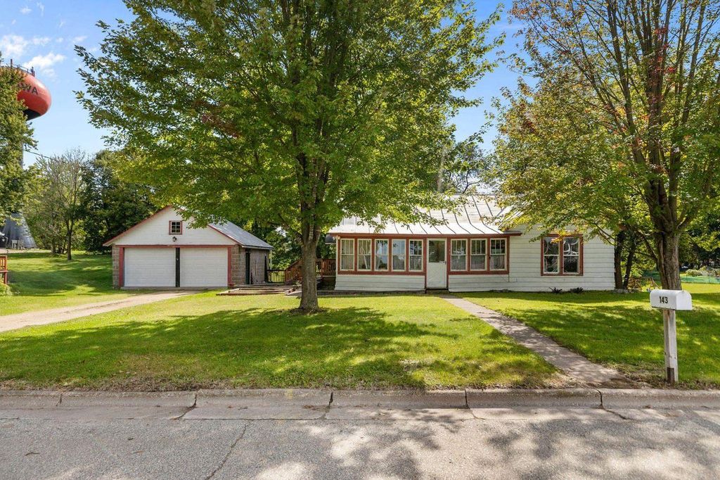 143 HIGH STREET, Manawa, WI 54949