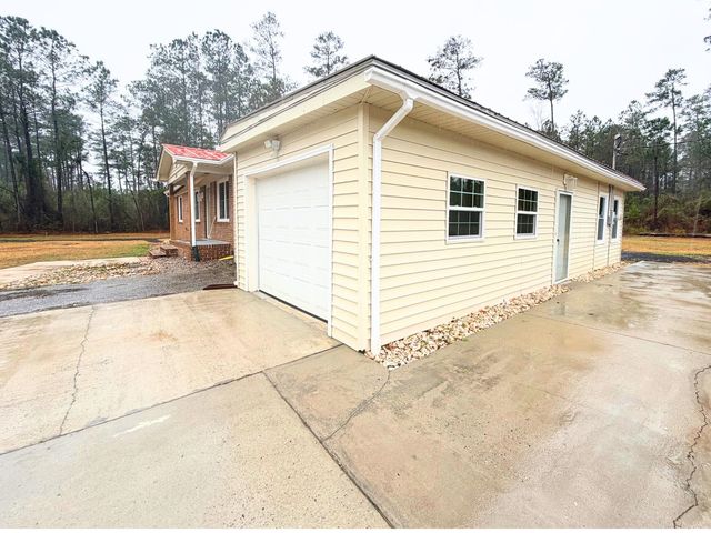 2806 Nursery Rd., Conway, SC 29526