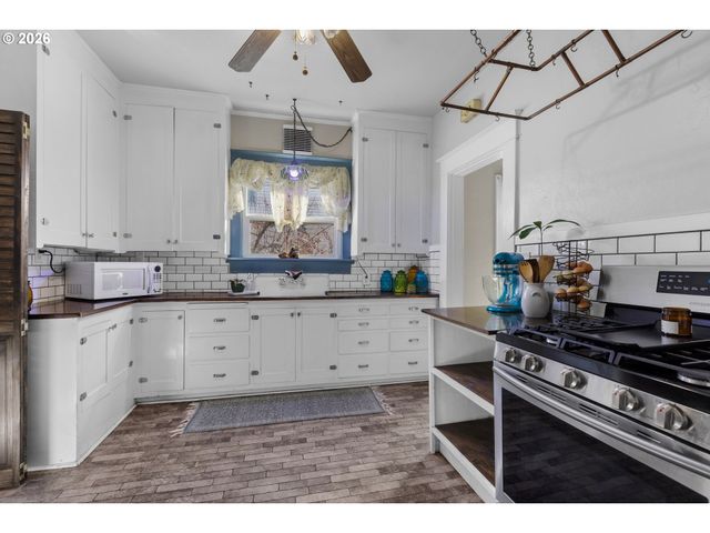 1305 9TH St, La Grande, OR 97850