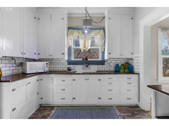 1305 9TH St, La Grande, OR 97850