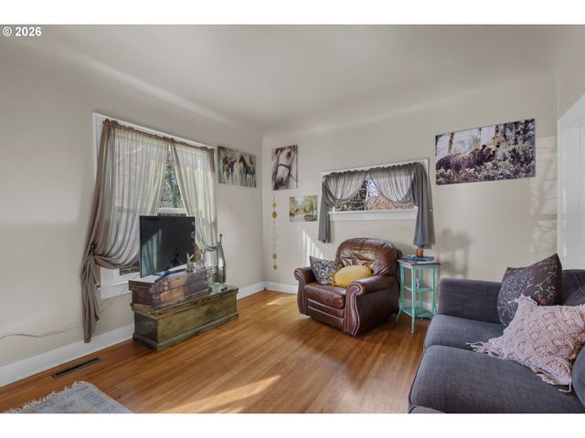 1305 9TH St, La Grande, OR 97850