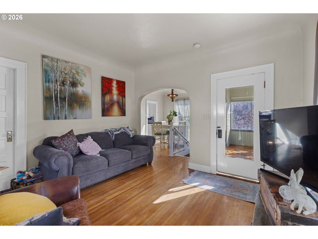 1305 9TH St, La Grande, OR 97850