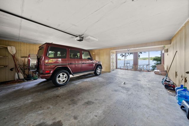 195 PENINSULA Point, Hot Springs, AR 71901